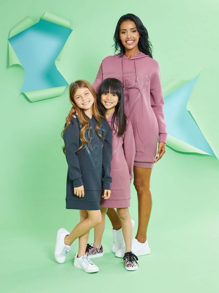 Hiszem Bordó Bolt A Megjelenés