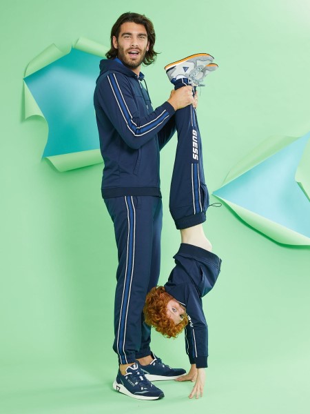 Vásárolja Meg A Kék Megjelenést, Találjon új Trendet