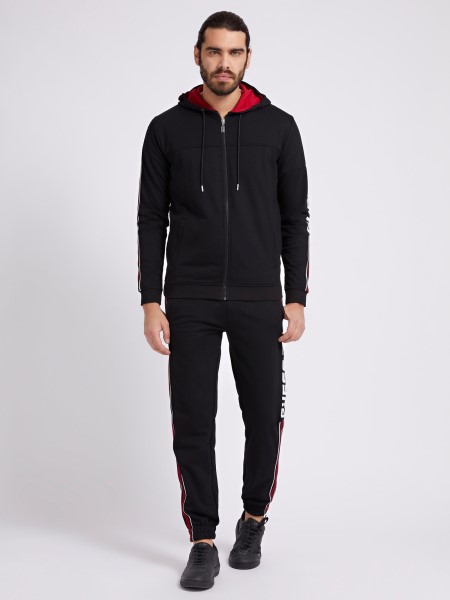 Fekete Hiszem Bolt A Megjelenés Trend