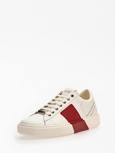 Hiszem Piros, Több Oroszlánmintás Satu Szárnyú Tornacipő