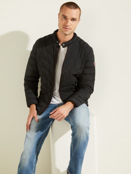 Hiszem, Fekete Bélelt Kabát