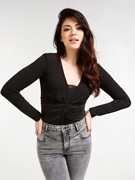 Elülső Csavart Test Fekete Hiszem