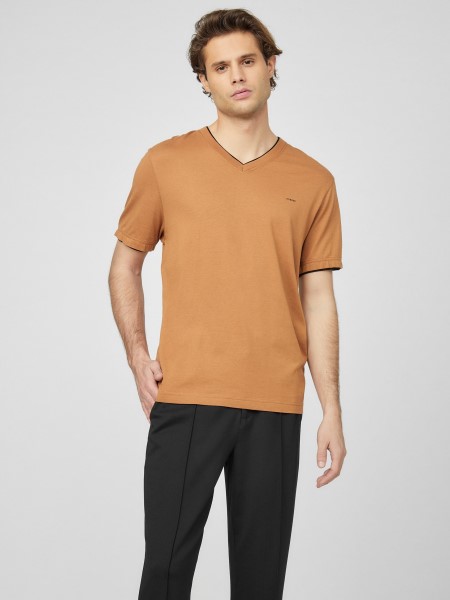 Hiszem Armin V-nyakú Póló Barna Topáz